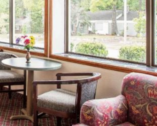 Econo Lodge Fort Jackson image 17
