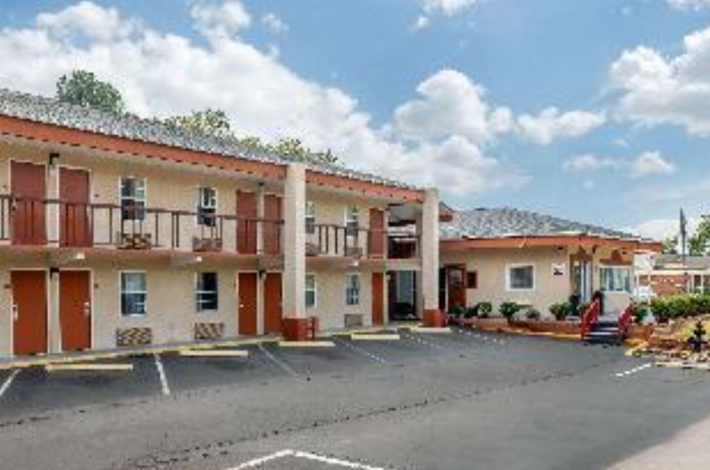 Econo Lodge Fort Jackson Image 7